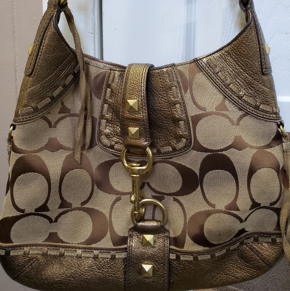 COACH HANDBAG